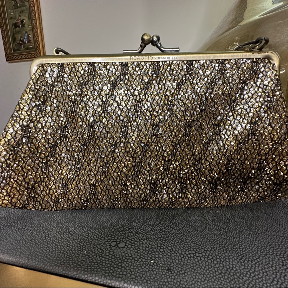 Kenneth Cole Reaction Evening Purse Chain Kiss Clasp Gold Lace Sparkle